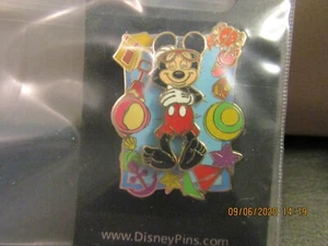 DLR - Mickey Relaxing on Beach Towel (3D) Pin - Bild 1 von 1