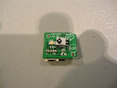 INSIGNIA REMOTE RECEIVER 715T2832-1 PULLED FROM MODEL NS-LCD42HD-09 - Image 1 of 2