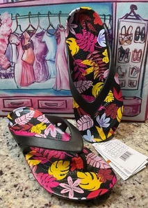 CROCS Women's Sz 10/EUR 41 - 42 Kadee II TROPICAL Flip-Flop 211699-001 Black NWT - Picture 1 of 6