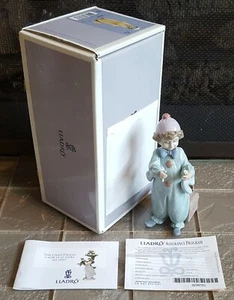 Lladro Porcelain Clown Pierrot Rehearsing #6259 with #6258 Pierrot in Love Box - Picture 1 of 12