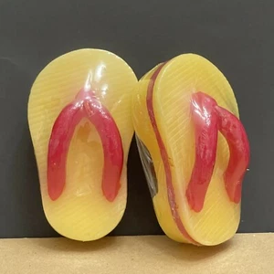 FLIP FLOP CANDLES Sealed SET OF 2 Yellow & Red 3.25" x 2" - Picture 1 of 12