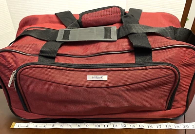 Bolsa de viaje de lona Embark roja con cremallera superior correa para el hombro asas equipaje Foto 1 de 4
