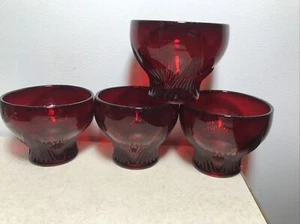 Juego de 4 vasos vintage rojo rubí copas Indiana? ¿Ancla? ¿Vikingo? PATRÓN RARO - Imagen 1 de 6