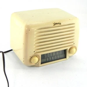 Sonora Model L05-47 Bakelite Tube Table Radio Vintage - Picture 1 of 3