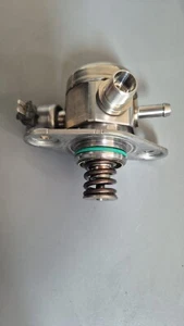 Hochdruckpumpe Mercedes Benz A2740700501 (Sensor DEFEKT) (K13) - Picture 1 of 6