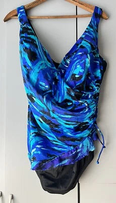 Traje de baño Longitude para mujer largo torso de una pieza 24W azul agua tropical acanalado Foto 1 de 4