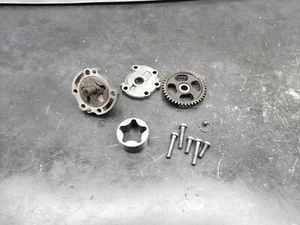 1980 Yamaha TT 500 TT500 Oil Pump          2718 - Picture 1 of 7