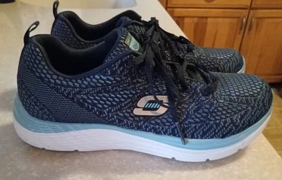 Mujer Talla 8 Zapatillas SKECHERS Azul, Aqua y Blanco Calce Relajado Foto 1 de 4