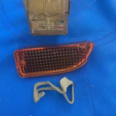 NOS MoPar 1970-73 Coronet 500 R/T Super Bee RH PS Park Light Turn Signal Lens - Image 1 of 4