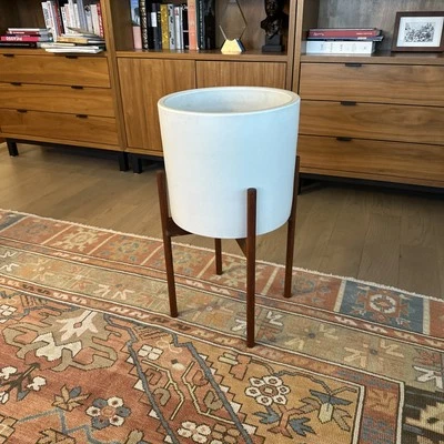 White Planter Plant Pot Large With Wood Stand in Excellent Condition - Image 1 of 4