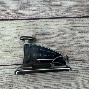 Vintage Scout Edelstahl Tacker Modell Nr. 202 - Bild 1 von 4