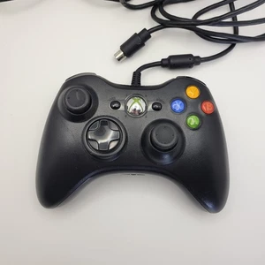Mando Microsoft Xbox 360 NEGRO con cable OEM genuino, falta dongle Breakaway. - Imagen 1 de 4
