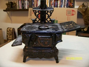 Cast iron antique stove-Salesman sample used as display ina store - Bild 1 von 5