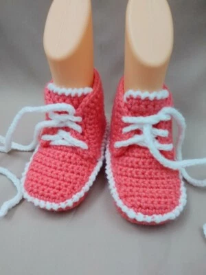 Zapatos de bebé de ganchillo rosa blanco Foto 1 de 3