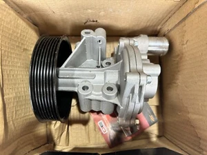 Wasserpumpe passend für Land Rover Defender 2.4 TDCI Puma LR004799 Airtex Abstand - Bild 1 von 2