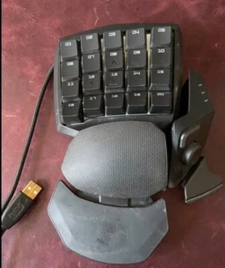 RAZER Orbweaver Chroma keypad tastiera retroilluminata completamente ergonomica - Foto 1 di 1