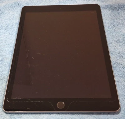 Apple iPad 6th Gen. 32GB, Wi-Fi, 9.7in - Space Grey A1893 - MARKS/SCRATCHES - Image 1 of 4