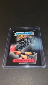 2025 Garbage Pail Kids Green Day Burnout Barry 28a  #/199 Black - Imagen 1 de 2