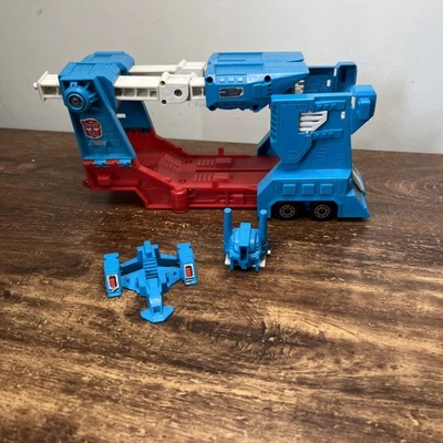 Hasbro vintage 1986 Transformers Ultra Magnus part Trailer - Image 1 of 4