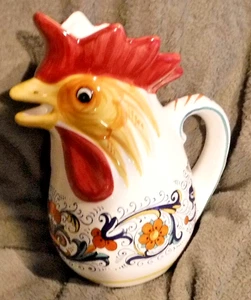 Sur La Table Nova Deruta Hahn Krug; bunter Krug in Hahnform ITALIEN - Bild 1 von 8