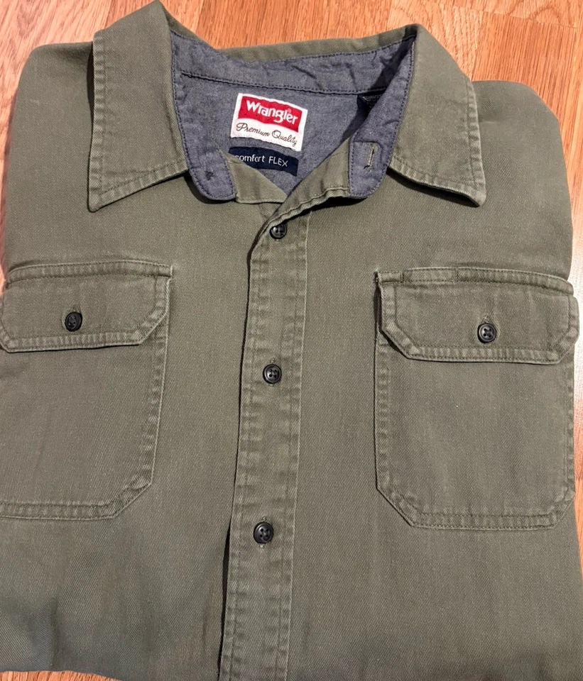 Camisa de algodón con botones Wrangler Denim Comfort Flex verde XL manga larga para hombre Foto 1 de 4