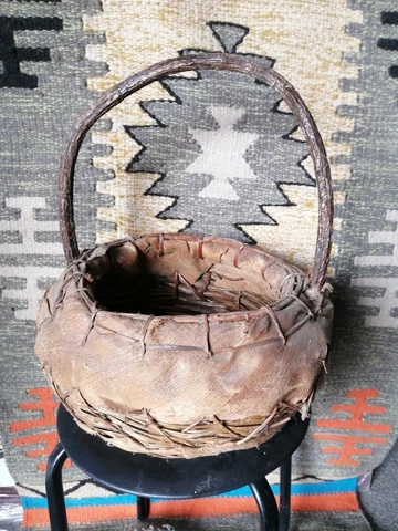 Vintage Woven Egg Gathering Basket Wooden Palm Fronds Handle Handmade Home Décor Cover