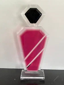 Escultura de lucita acrílica moderna y contemporánea firmada por David Muniz de colección - Imagen 1 de 7