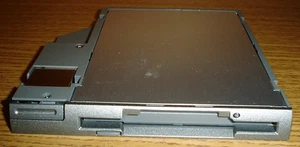Dell Floppy Disk Drive Module FDDM-101 P/N 7T761-A01 - Afbeelding 1 van 2