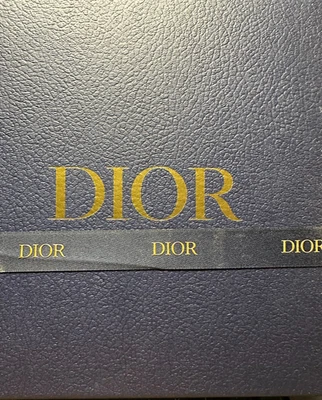 DIOR Sauvage Juego de Regalo 3 Piezas 3.4oz Spray y Eau de Toilette y Gel de Ducha Foto 1 de 3