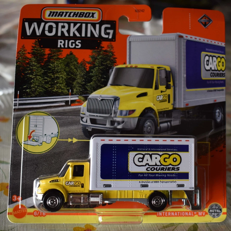2019 Matchbox Working Rigs International Durastar 4400 Flatbed TRANSPORTER