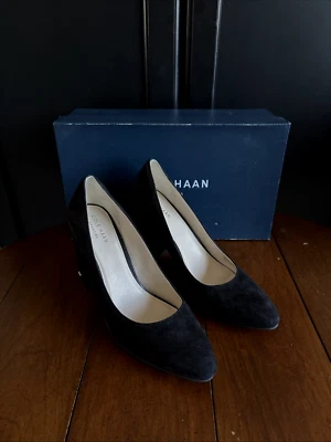 Cole Haan 女式 8B 黑色麂皮绒皮革一脚蹬高跟鞋 — 第 1/4 张图片