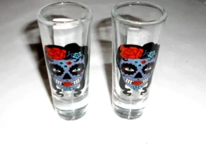 Halloween Shot Glasses Set Of 2 Day Of The Dead Sugar Skulls New - Imagen 1 de 3