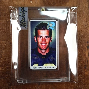 Tarjeta de tabaco Tom Brady RC Rookie 2000 *Michigan Wolverines* sellada de fábrica - Imagen 1 de 6