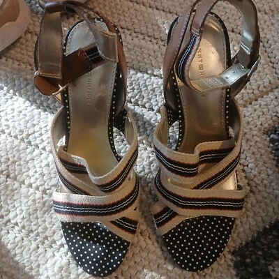 Sandalias de tacón Tommy Hilfiger con correa al tobillo talla 8M Foto 1 de 4