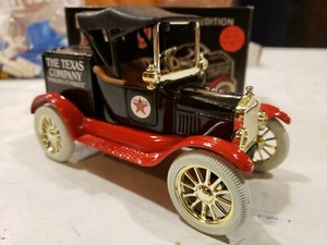 Texaco Ford 1918 Runabout Gold Spokes Ert l :25 Scale Die Cast - Picture 1 of 10