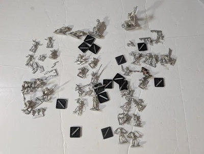 Lote de 34 miniaturas de estaño Mazmorras y dragones D&D Reaper miniaturas monstruos Foto 1 de 4