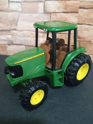 ERTL John Deere Die Cast Green Farm Tractor 7 inch Toy - Image 1 of 4