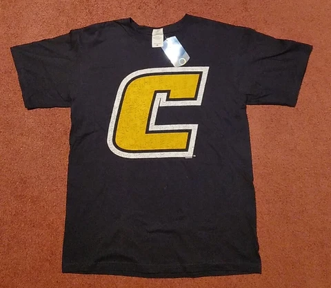 UNIVERSITY OF TENNESSEE AT CHATTANOOGA MENS SIZE MEDIUM T SHIRT NEW WITH TAG Cover