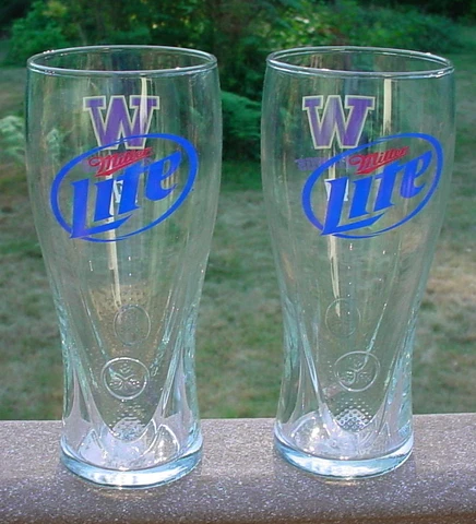 Pair of 2 Washington Huskies  Miller Lite GO DAWGS! 16 oz Beer Glass  NEW Cover