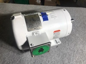 Leeson INDUSTRIAL Motor, 1-1/2HP, 3-Phase, 145T Frame - Picture 1 of 5