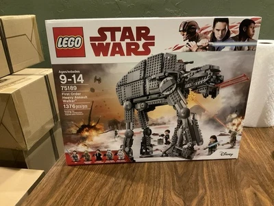 Lego Star Wars First Order Heavy Assault Walker set #75189.  1376 pieces - Image 1 of 4