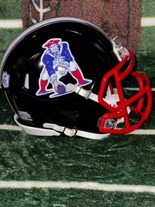 NEW ENGLAND PATRIOTS CUSTOM MINI FOOTBALL HELMET - Picture 1 of 4