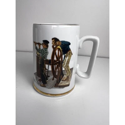 Taza de cerámica Norman Rockwell Braving The Storm con borde dorado Foto 1 de 4