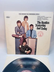 Vintage classic rock lp THE BEATLES Yesterday & Today PURPLE LBL Capitol ST 2553 - Picture 1 of 5