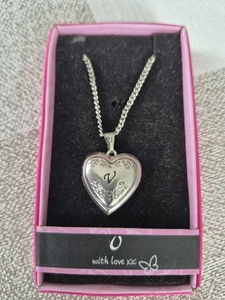 Silver Plate Locket With 16 Inch Chain - Picture 1 of 1