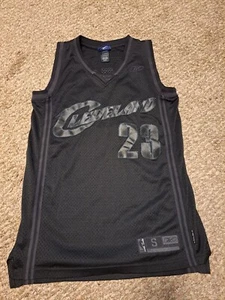 Lebron James Jersey Men SZ SM Reebok Exclusive Basketball Cleveland Cavaliers  - Picture 1 of 4