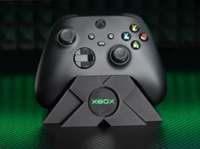 Xbox One & Series X S controller STAND BLACK & BLACK CUSTOM 3D PRINT. - Image 1 of 4