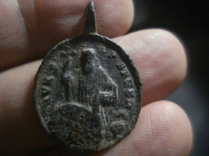 MEDALLA ESPAÑOLA ANTIGUA. SAUNT BENEDICTO - VIRGEN DE MONTSERRAT BARCELONA ́S XVII - Imagen 1 de 3