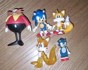 Assorted Sonic The Hedgehog Figures - Picture 1 of 2