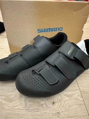 Shimano RC1 SH-RC100 Men’s Road Cycling Shoes SPD-SL Black Size 43 EU / 9 US - Image 1 of 3